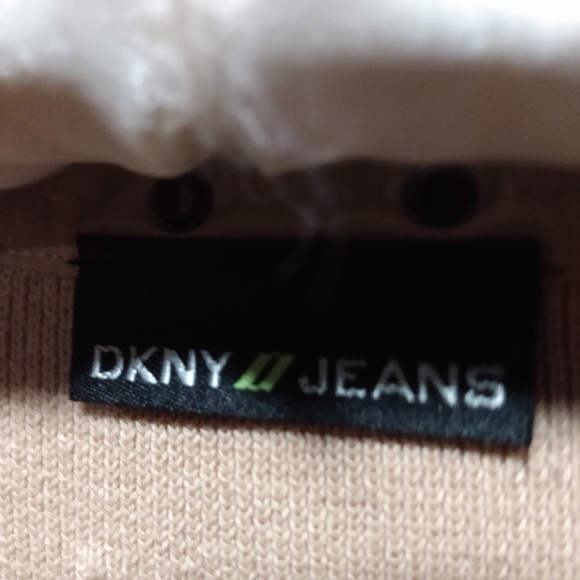 Beautiful DKNY Tan Sweater - Picture 2 of 6